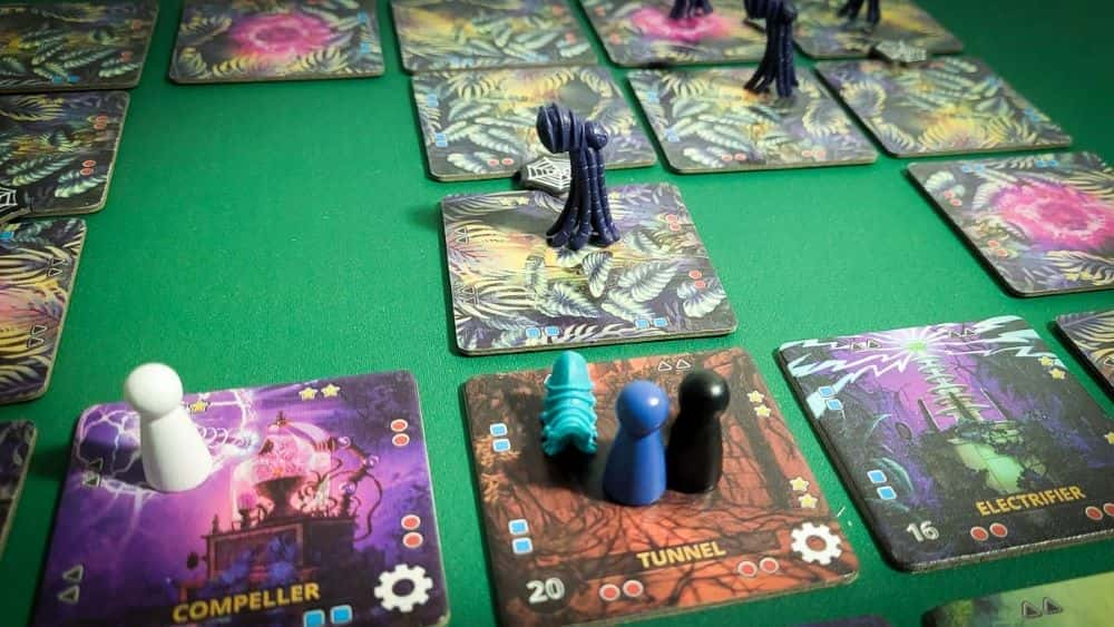 Types of Board Games - Survival Games - Forbidden Jungle