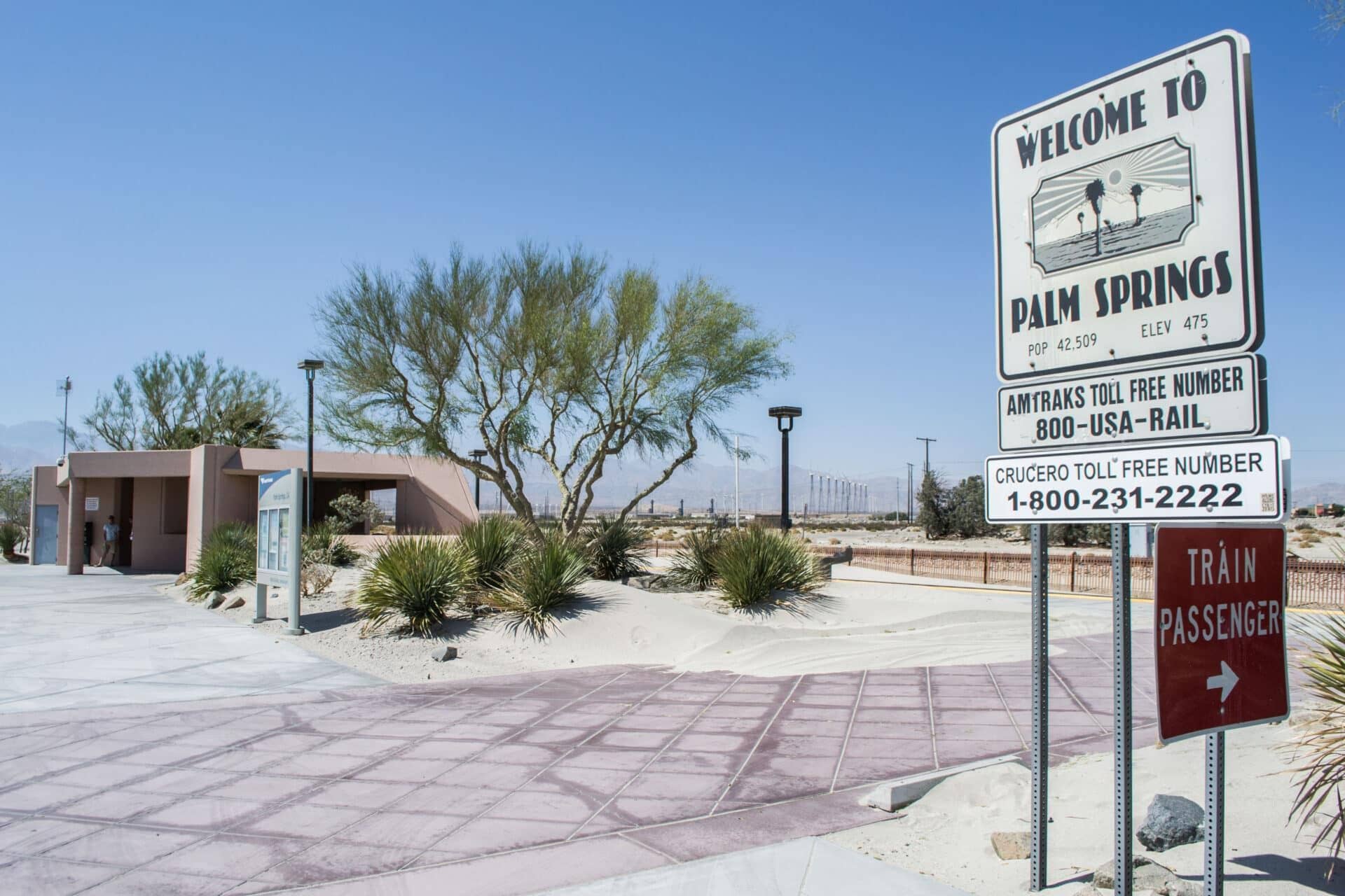 welcome to palm springs sign