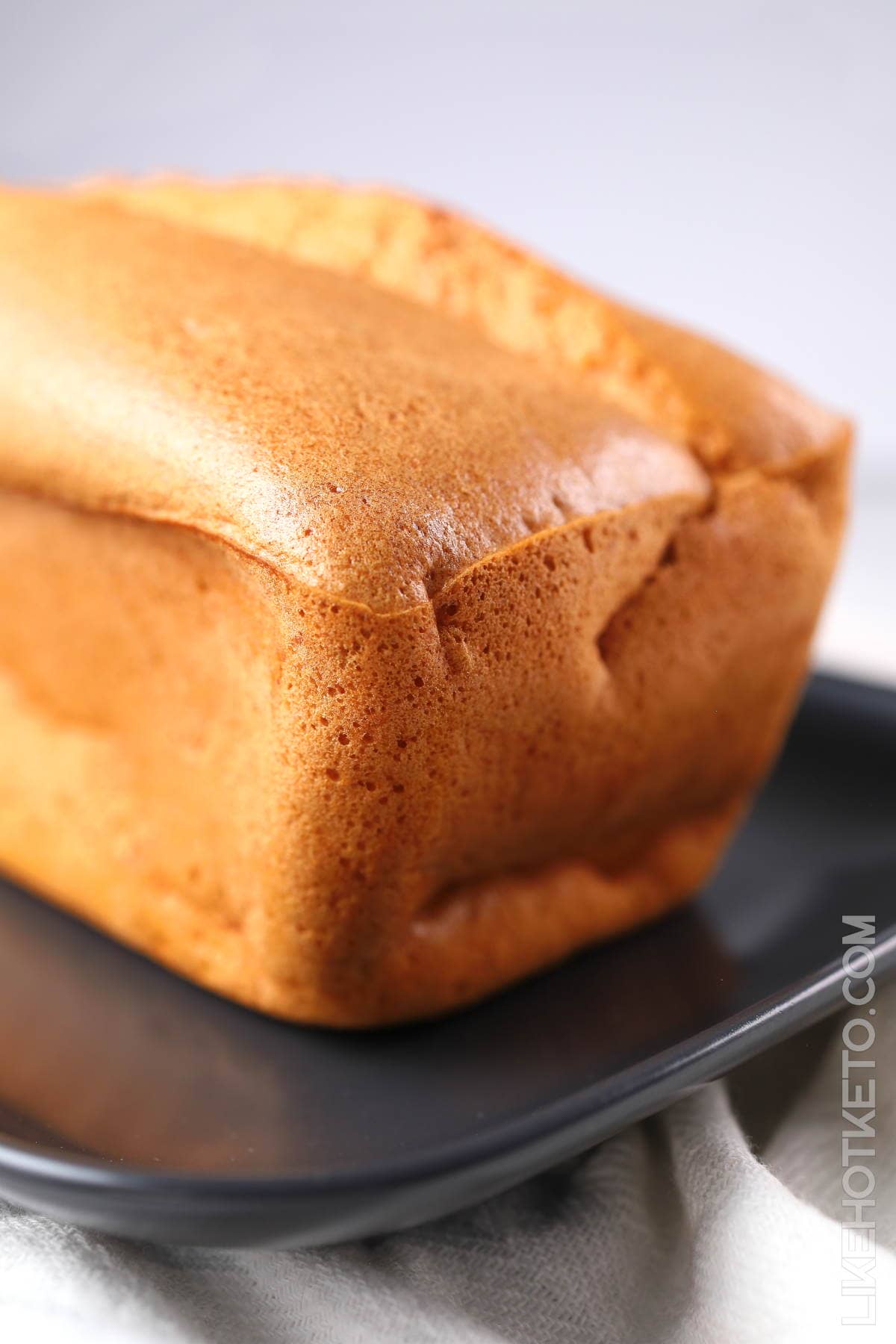 Keo egg white and whey protein bread with a golden crunchy crust.