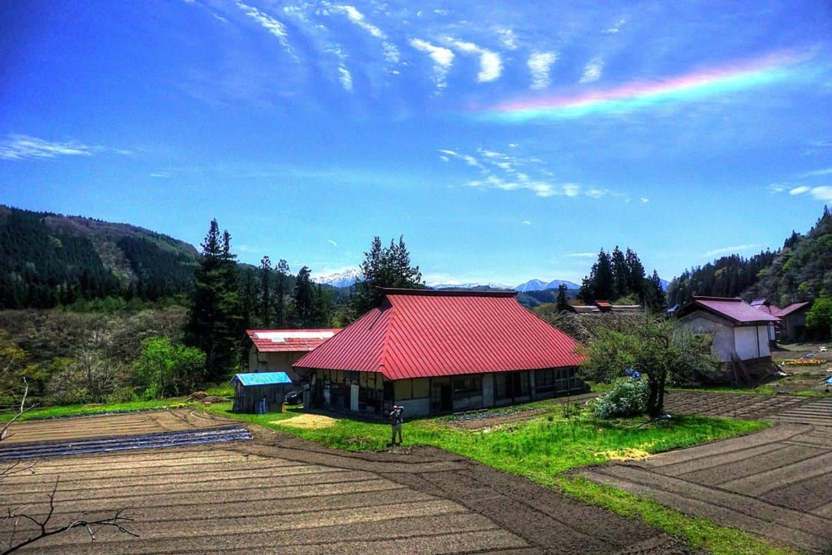 Meet ‘Firebows,’ the Flat, Rainbow-Like Stacks That Appear in Sunny Skies