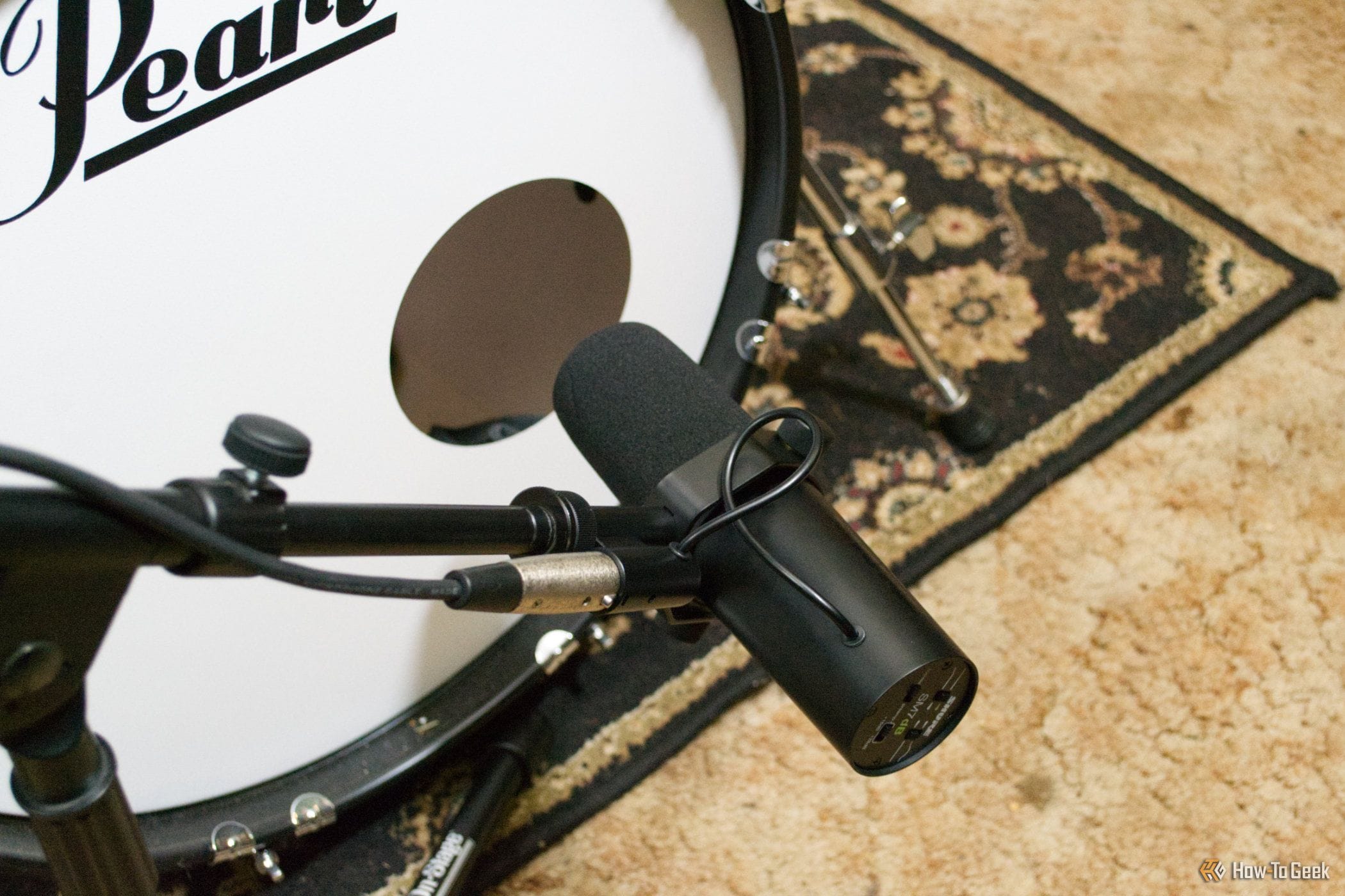 Shure SM7dB micing a bass drum