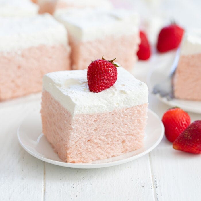 3 Ingredient No Bake Strawberry Cloud Cake (No Flour, Eggs, Added Sugar, Butter or Oil)