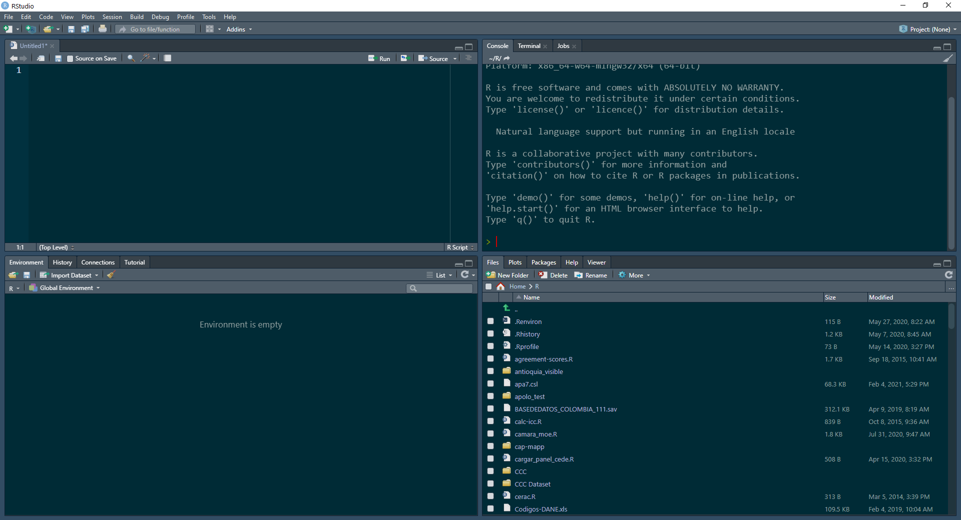 Organización alternativa de los paneles en una sesión de RStudio.